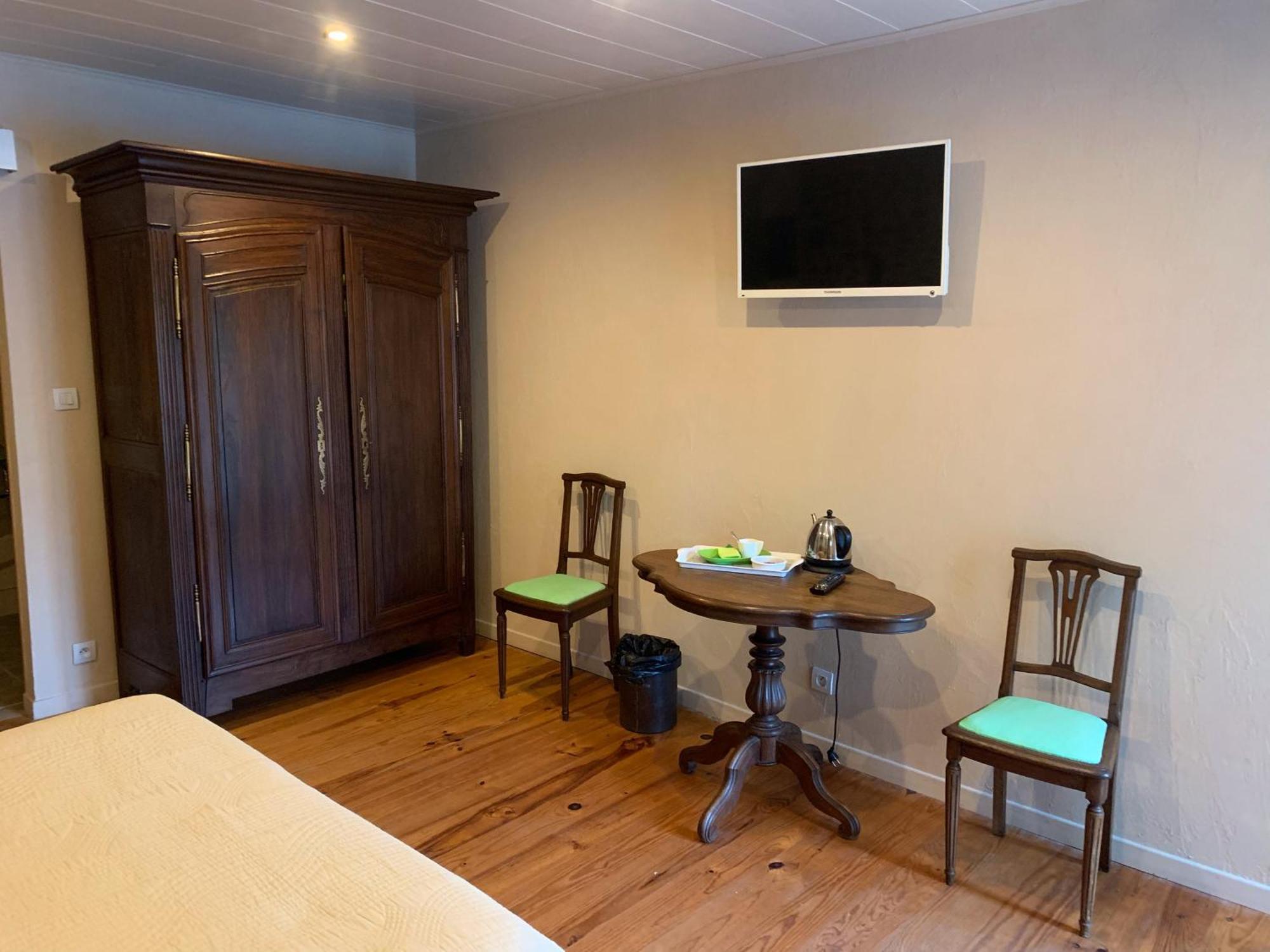 L Entre Deux Bed and Breakfast Champcey Δωμάτιο φωτογραφία
